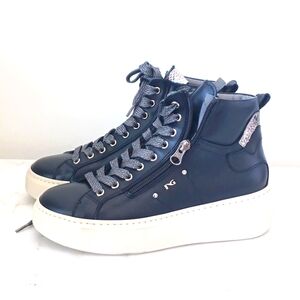Nero Giardini Hi-TOP Sneakers. Size 37 EU ( 6.5 US)